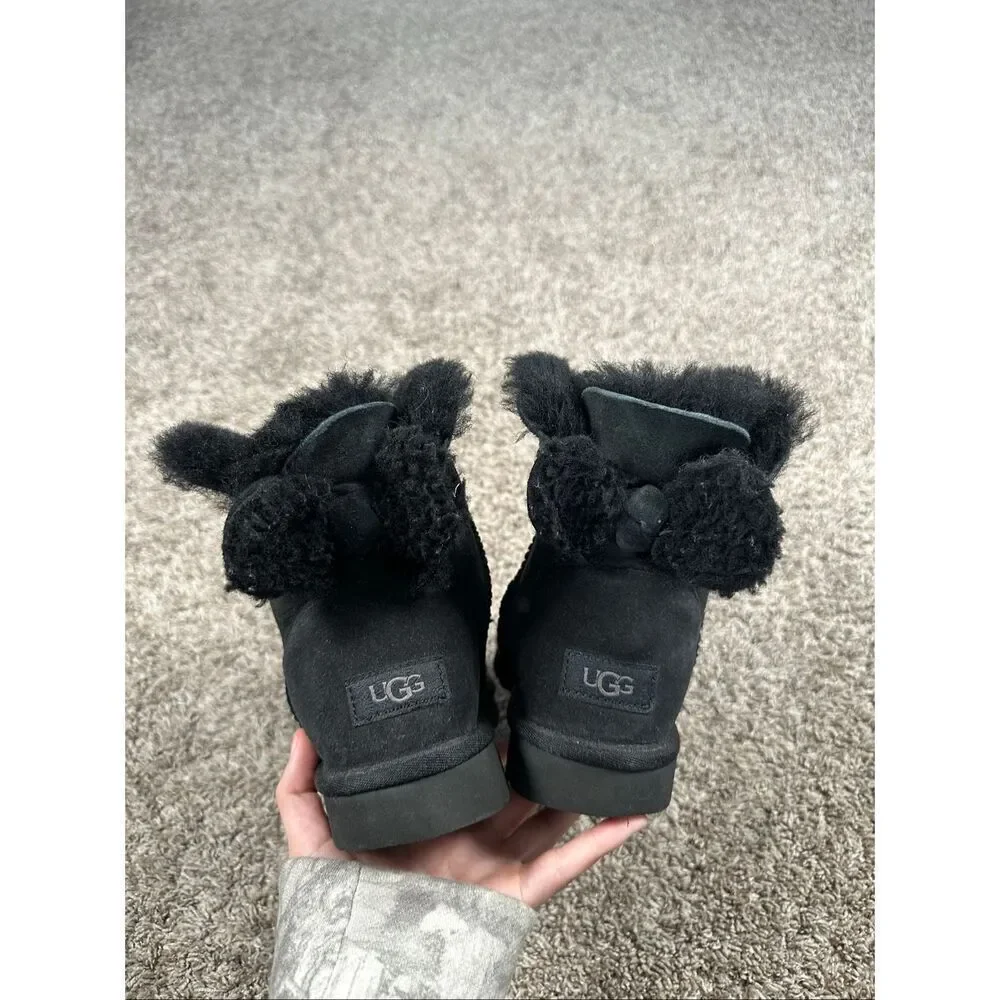 UGG Arielle Bailey Fur Bow Short Boots black winter sheepskin furry women’s 7